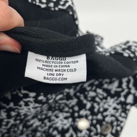 BAGGU Black and White Tote Bag - Picture 4 of 4